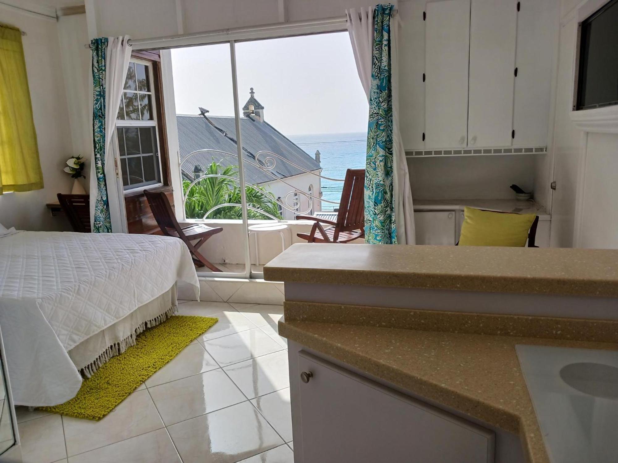 Coral Lane Beach Apartments セントジェームス エクステリア 写真